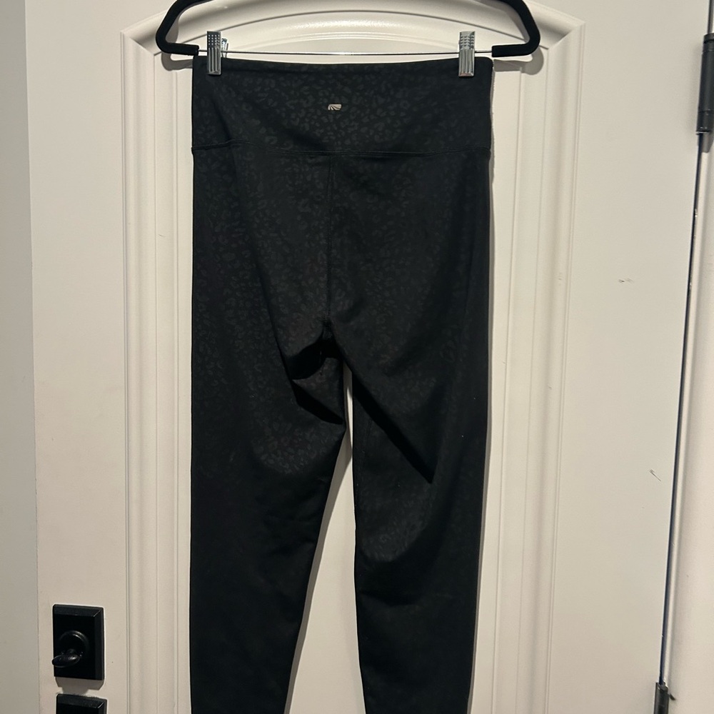 marika leggings, size large